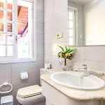 In A Peroxa With House A Panoramic View Holiday home *