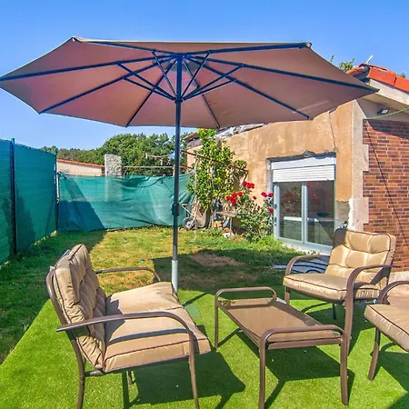 In A Peroxa With House A Panoramic View Holiday home