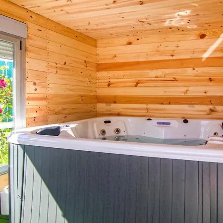 Stunning In A Peroxa With Wifi Semesterbostad La Peroja