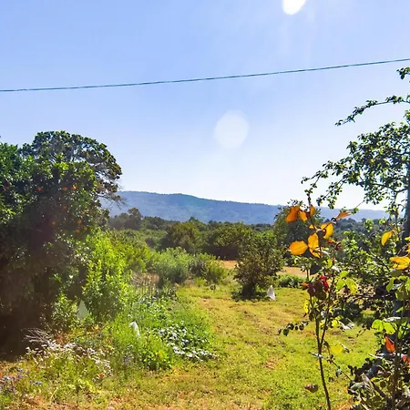 In A Peroxa With House A Panoramic View Semesterbostad La Peroja