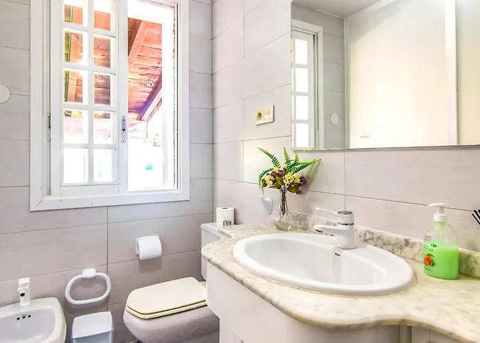 Stunning In A Peroxa With Wifi בית נופש *